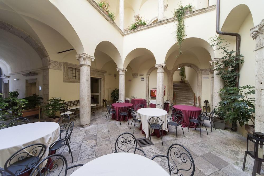 Palazzo Guiderocchi Hotel Ascoli Piceno Exterior photo