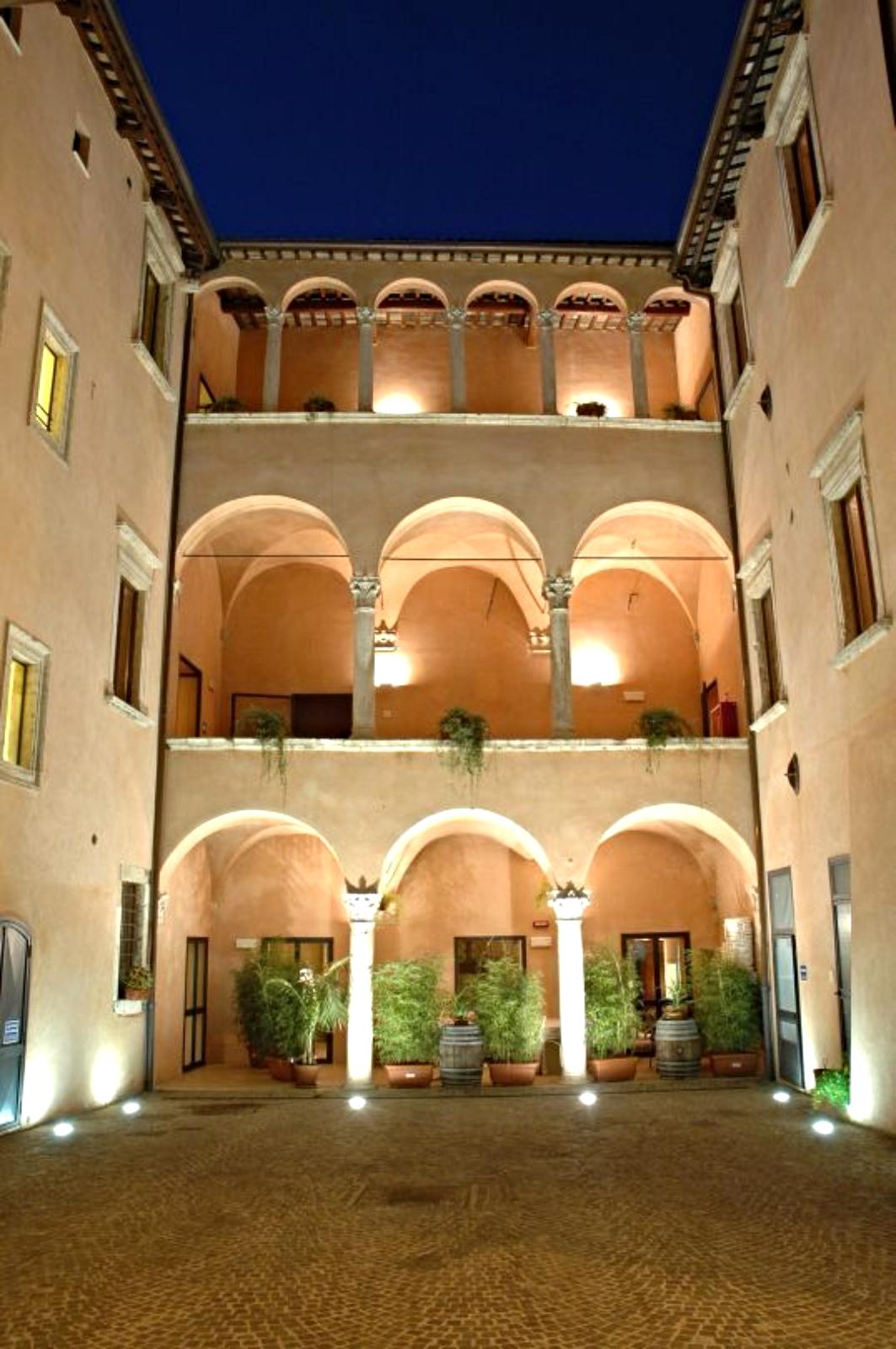 Palazzo Guiderocchi Hotel Ascoli Piceno Exterior photo